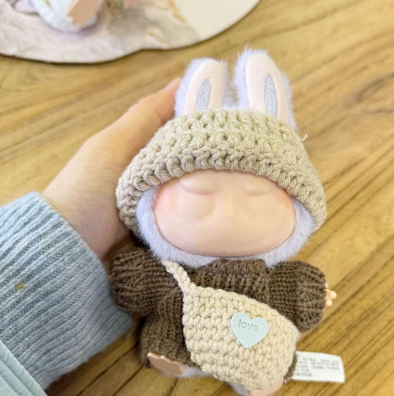 Product Name: Cozy Winter Knit Set for 17cm Labubu - 4-Piece Outfit (Sweater + Jeans + Hat + Bag)
