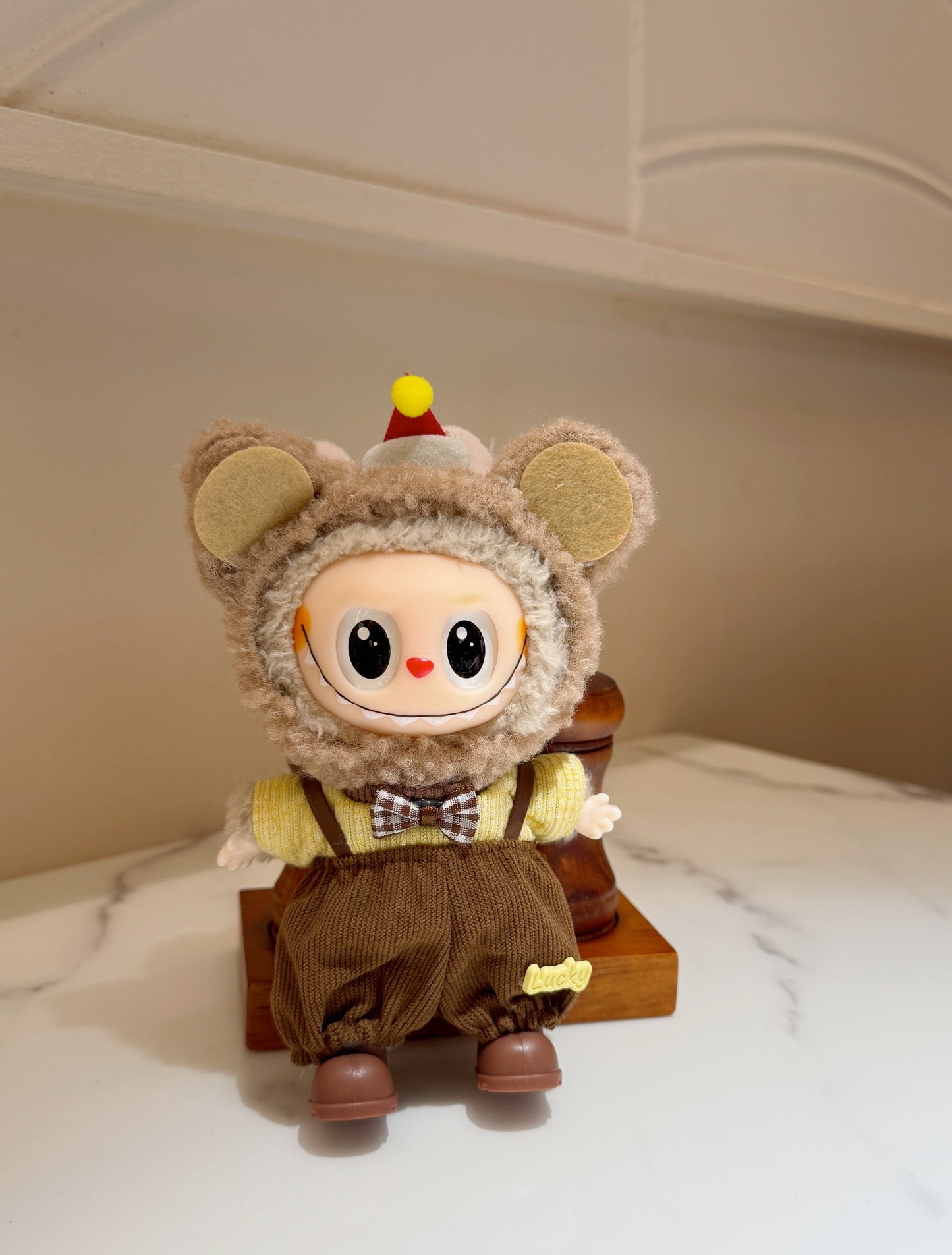 Ugly-Cute Big Ears Outfit Set for 17cm Labubu Doll Embrace the Adorably Awkward Charm!
