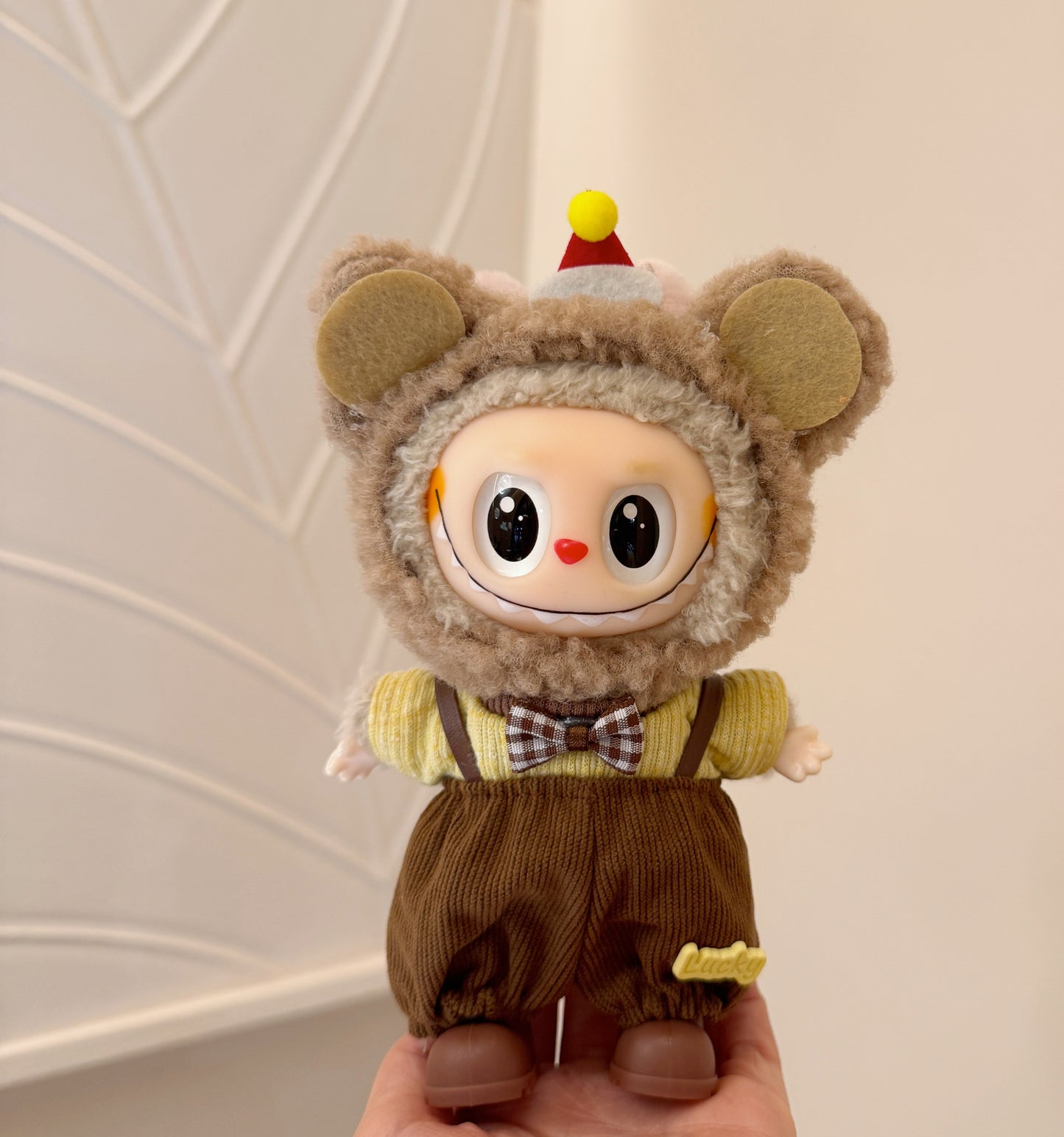 Ugly-Cute Big Ears Outfit Set for 17cm Labubu Doll Embrace the Adorably Awkward Charm!