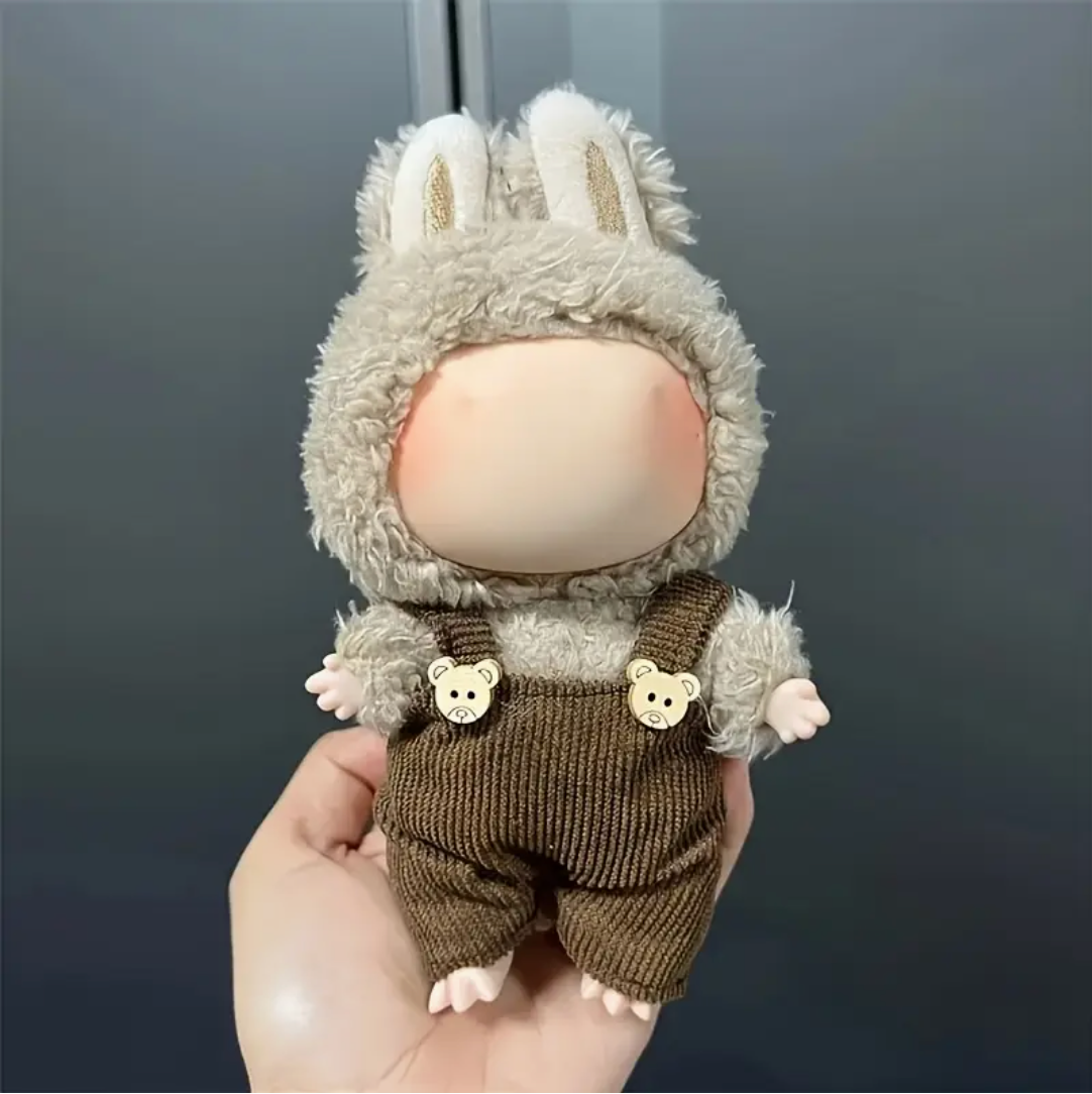 6.69-inch LABUBU doll clothes, fashionable backpack pants, and teddy bear badges for play and display, 17cm cute doll, multiple styles, hand woven doll clothing