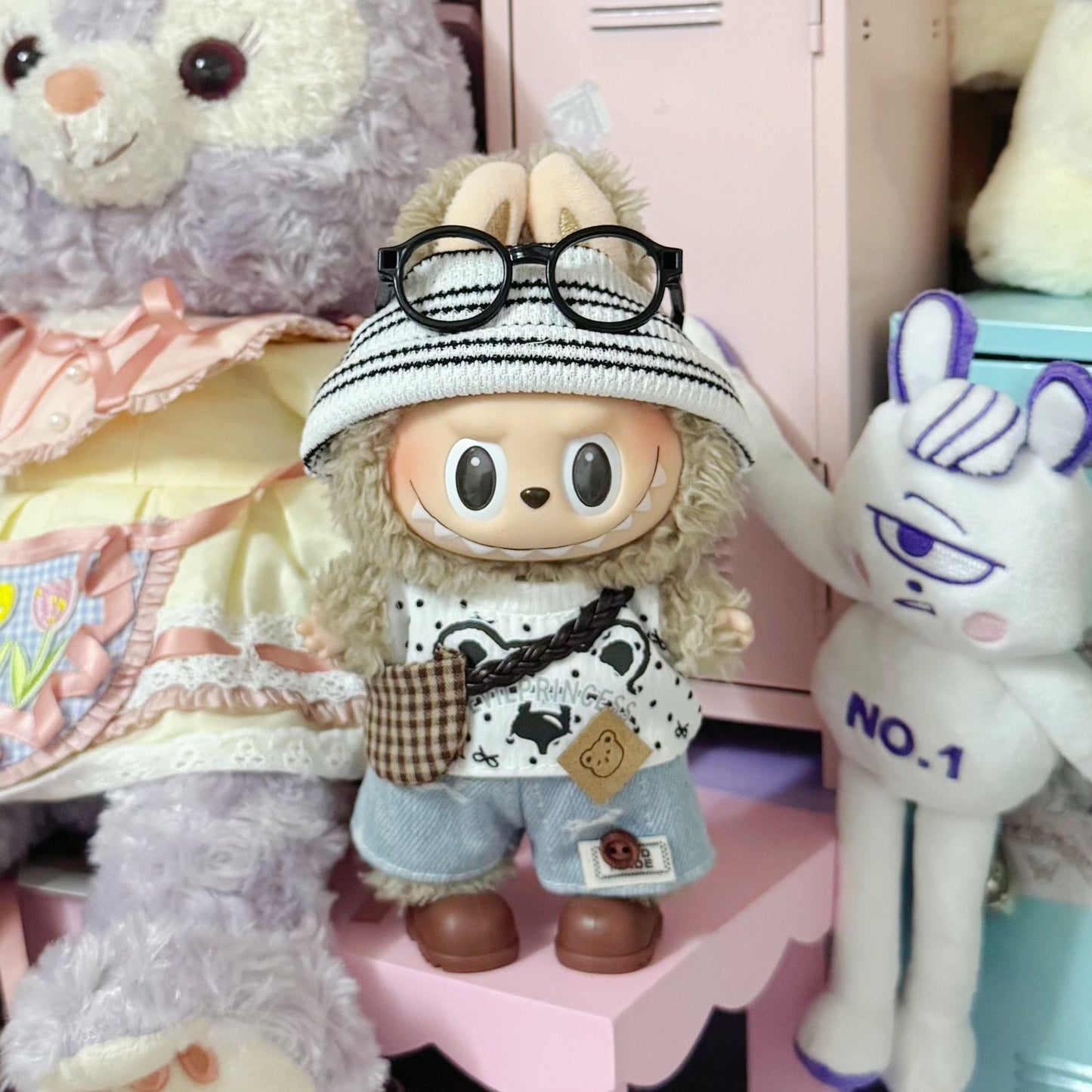 Little Explorer Set: Bear Print Vest + Light Wash Jeans + 4 Accessories for 17cm Labubu