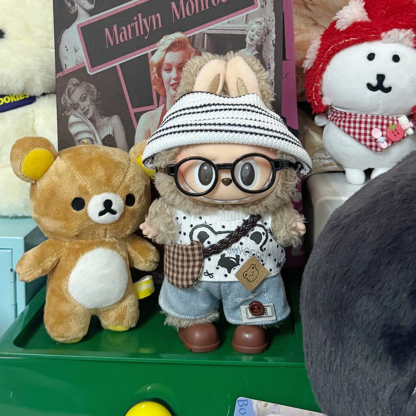 Little Explorer Set: Bear Print Vest + Light Wash Jeans + 4 Accessories for 17cm Labubu