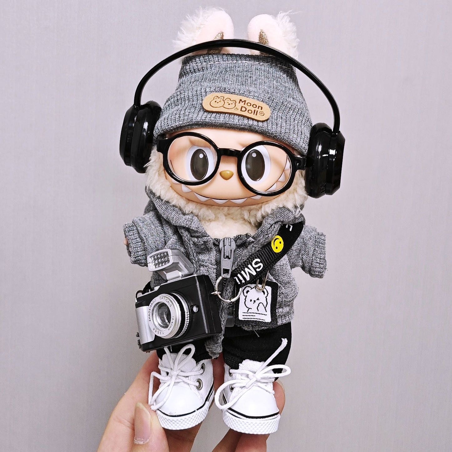 Streetwear Vibes Set - Hoodie + Jeans + Sneakers + 3 Accessories for 17cm Labubu