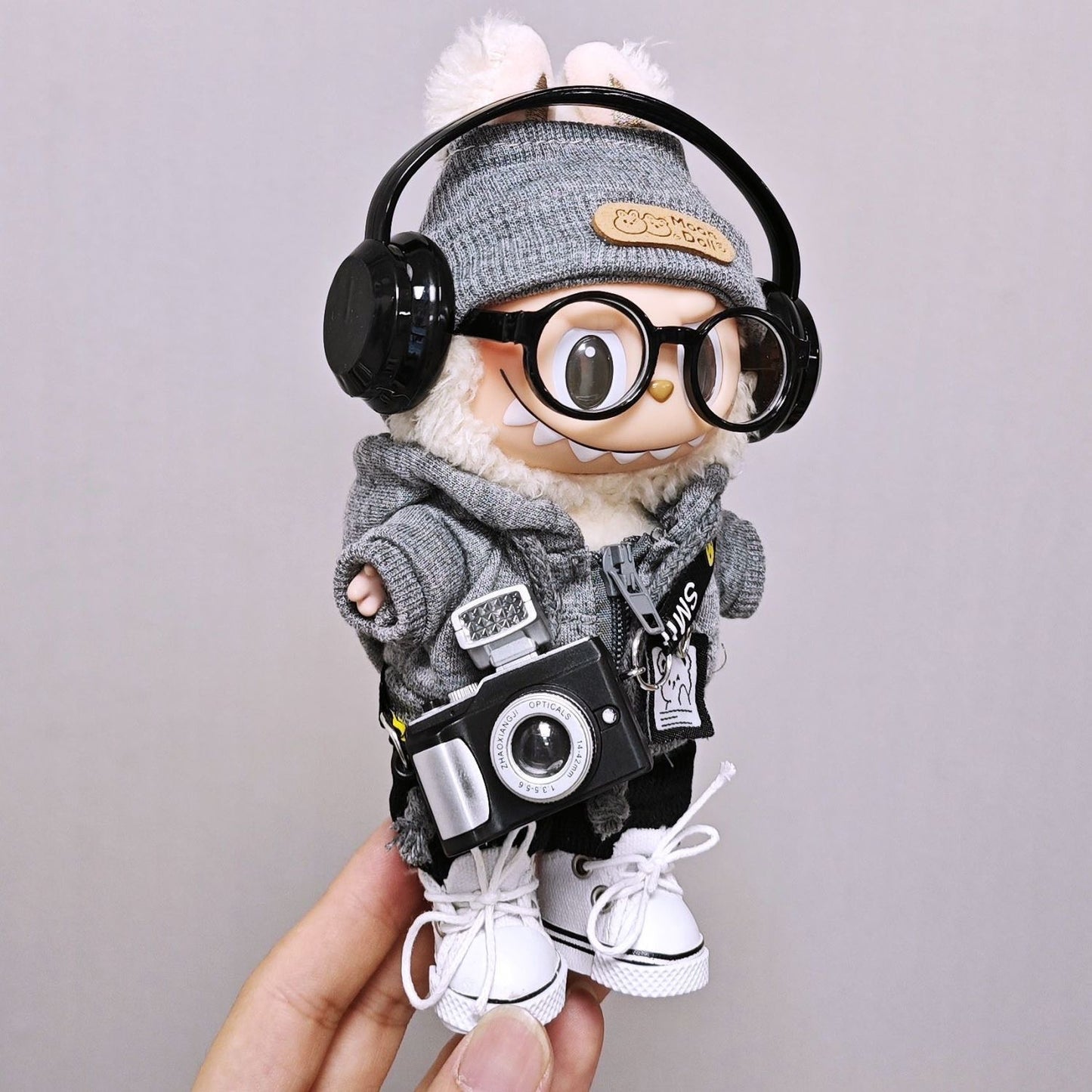 Streetwear Vibes Set - Hoodie + Jeans + Sneakers + 3 Accessories for 17cm Labubu